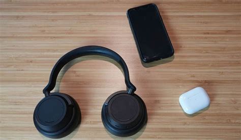 how to play music on two bluetooth devices: should you use one pair of headphones for both devices or get two separate pairs?